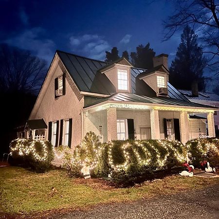 Across The Inn Entire Colonial House With Lovely Porch & Extremely Fast Wi-Fi Washington المظهر الخارجي الصورة