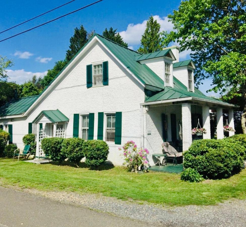 Across The Inn Entire Colonial House With Lovely Porch & Extremely Fast Wi-Fi Washington المظهر الخارجي الصورة