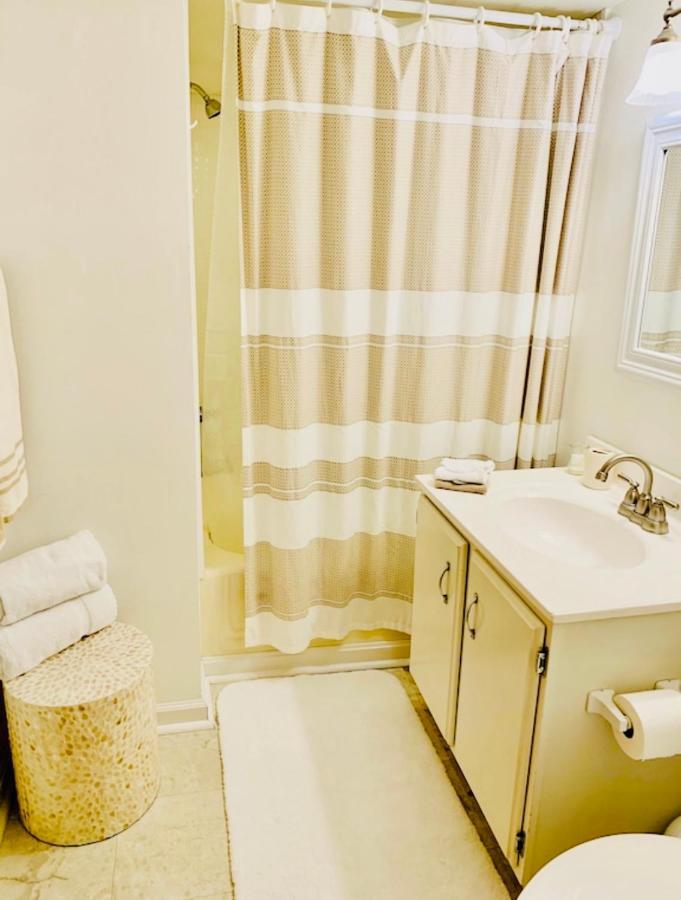Across The Inn Entire Colonial House With Lovely Porch & Extremely Fast Wi-Fi Washington المظهر الخارجي الصورة