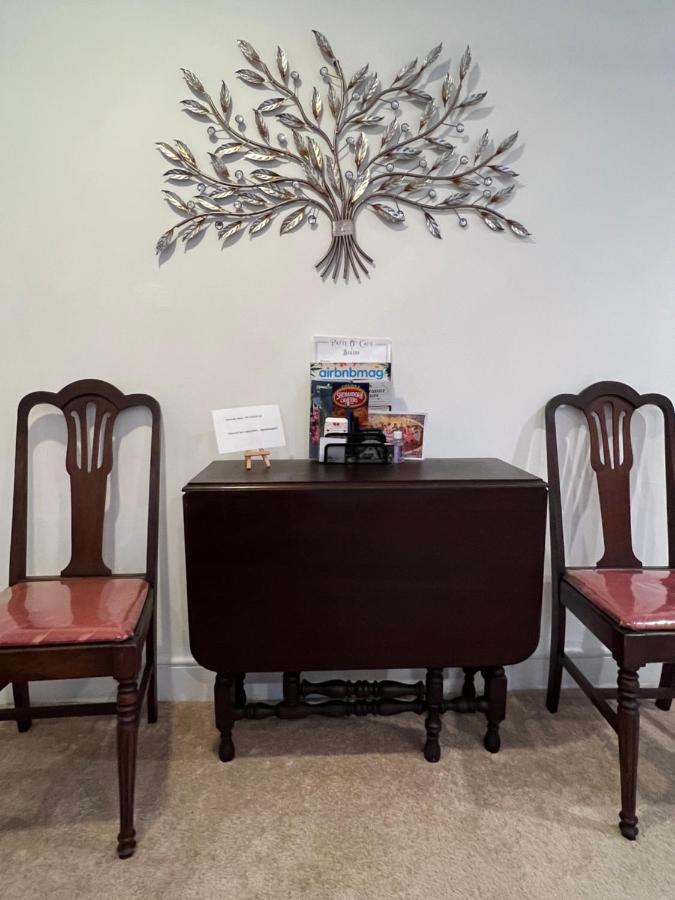 Across The Inn Entire Colonial House With Lovely Porch & Extremely Fast Wi-Fi Washington المظهر الخارجي الصورة