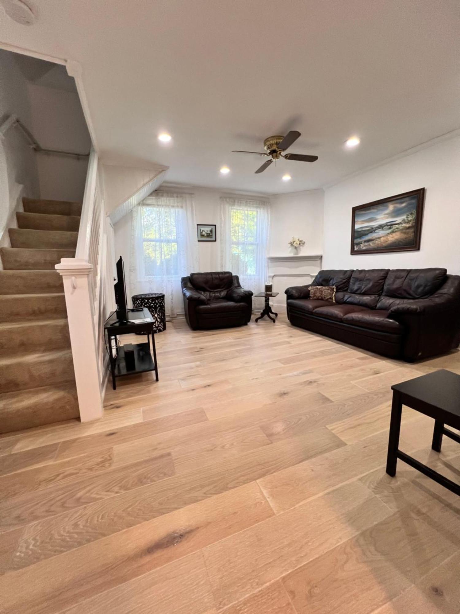 Across The Inn Entire Colonial House With Lovely Porch & Extremely Fast Wi-Fi Washington المظهر الخارجي الصورة