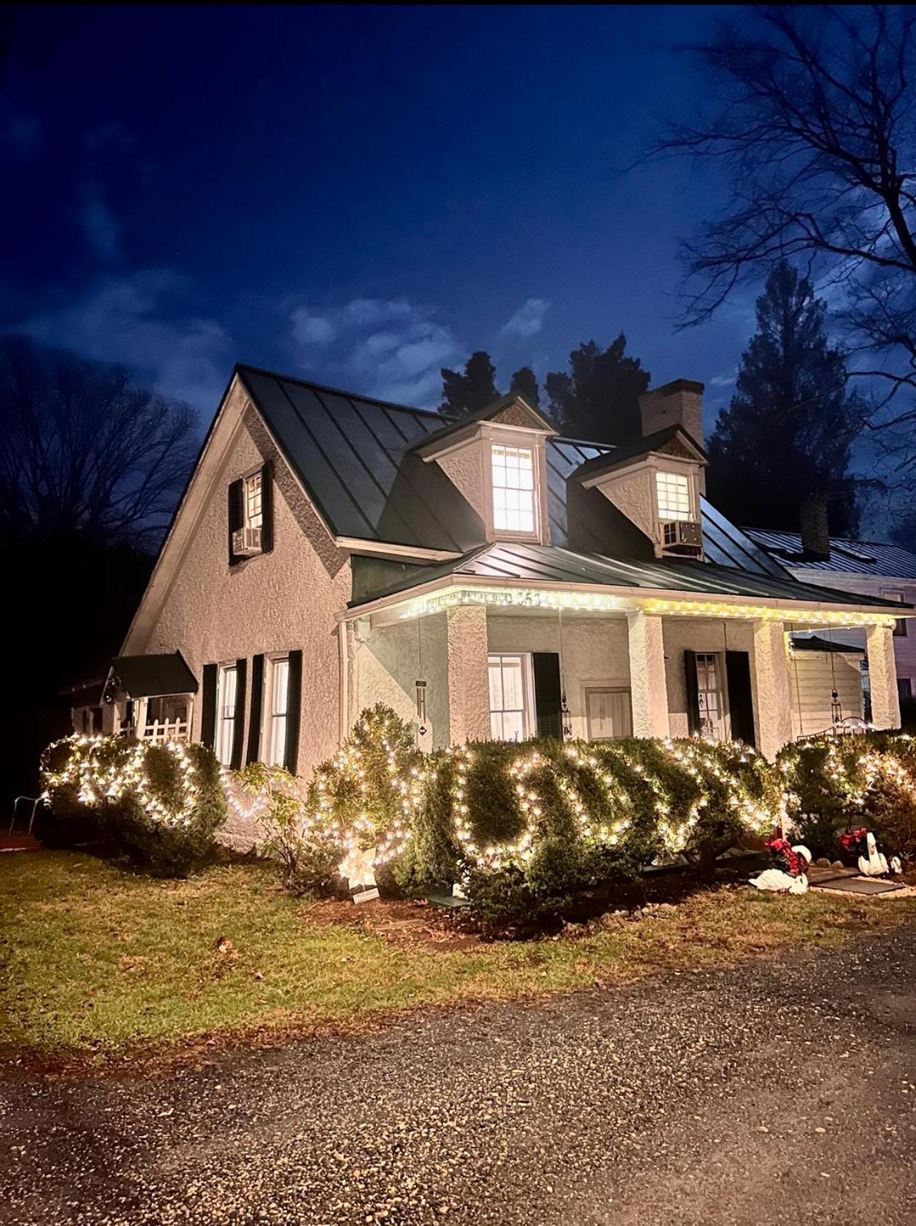 Across The Inn Entire Colonial House With Lovely Porch & Extremely Fast Wi-Fi Washington المظهر الخارجي الصورة